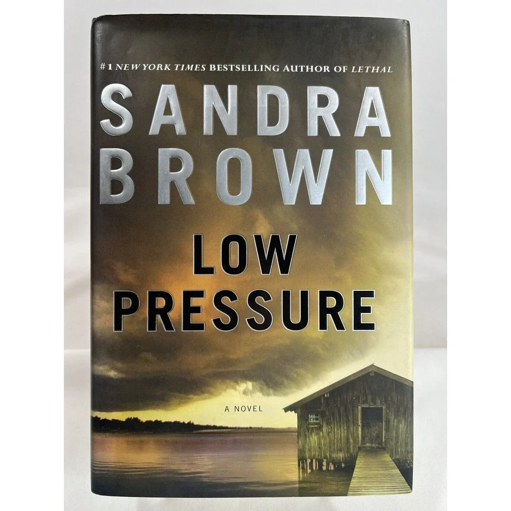 Sandra Brown Low‎ Pressure Hardcover Thriller Mystery Suspense Novel